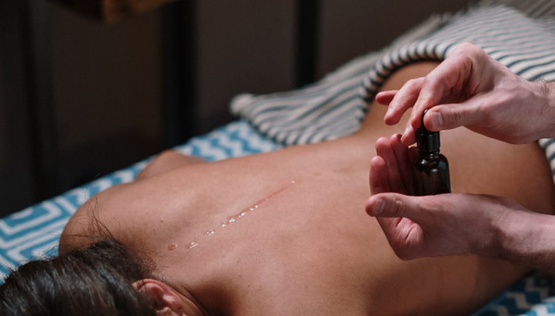 Aceite de cáñamo para masajes: riesgos para la salud