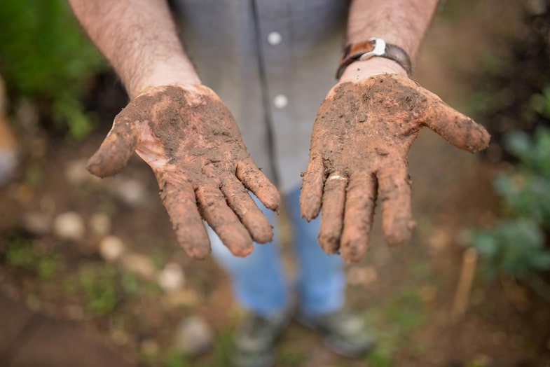 Preparación del suelo: fase de excavación y labranza
